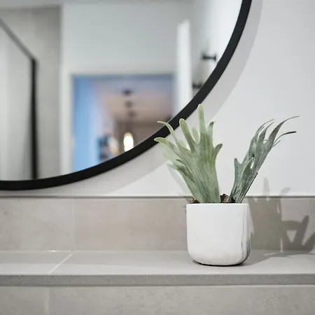 Park Avenue - Design Friesenstrasse - 4 Pers - Wlan - Netflix - 65 Zoll Tv Διαμέρισμα *